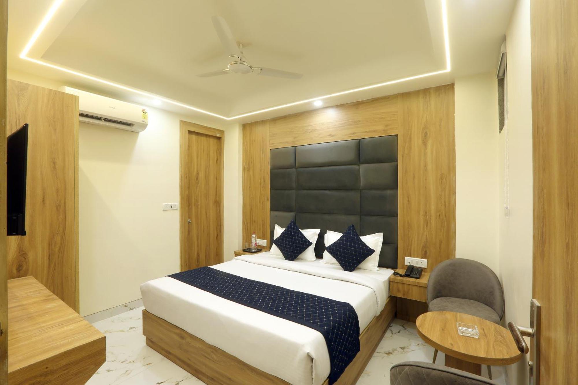 Hotel Luxe Manor Near Delhi Airport New Delhi