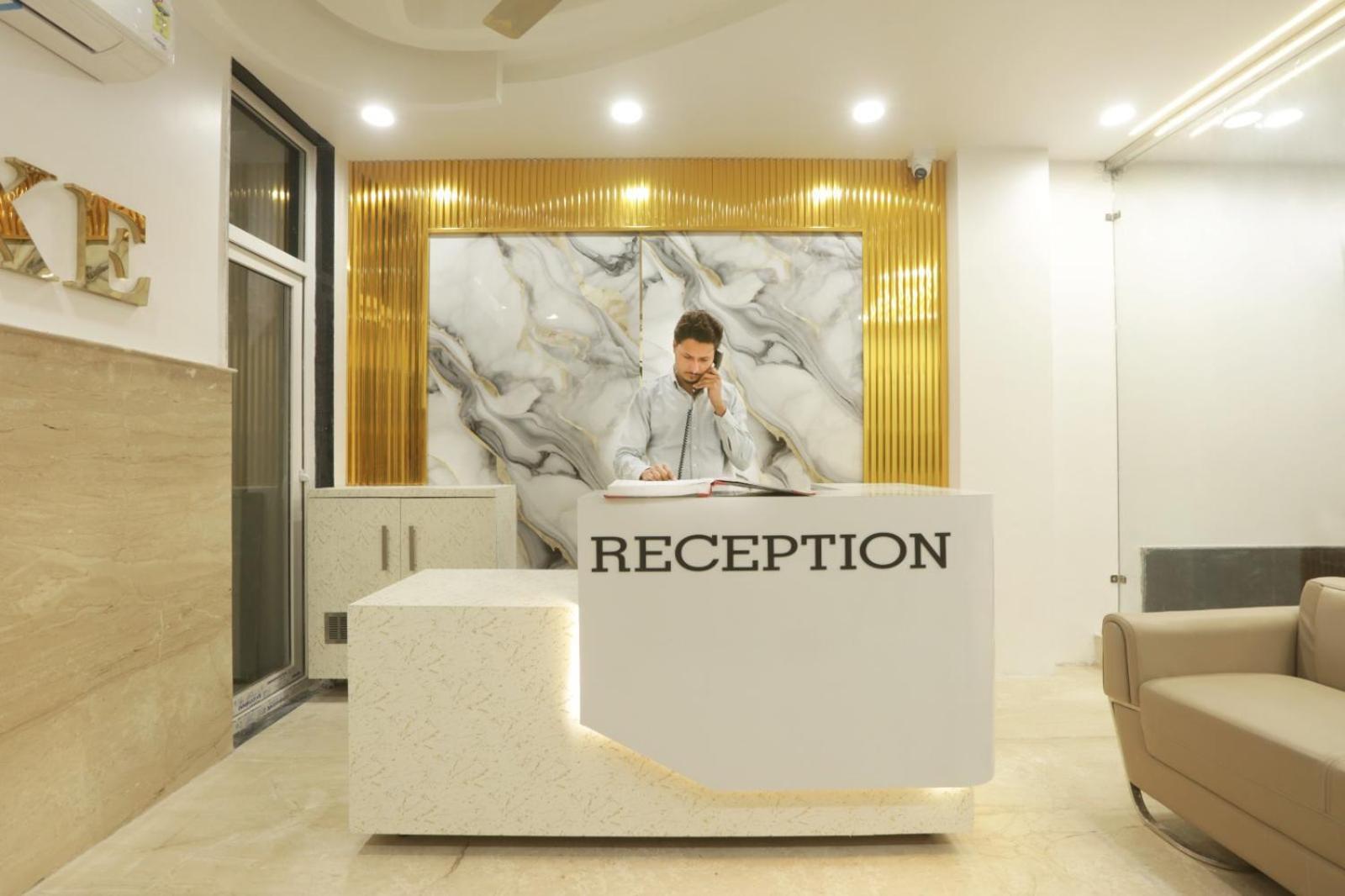 Hotel Luxe Manor Near Delhi Airport