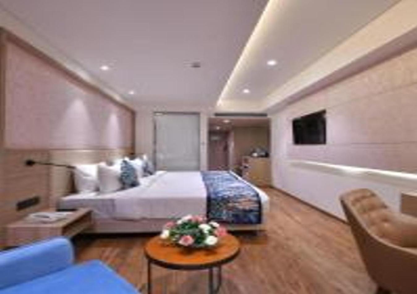 Luxe Manor Near Delhi Airport