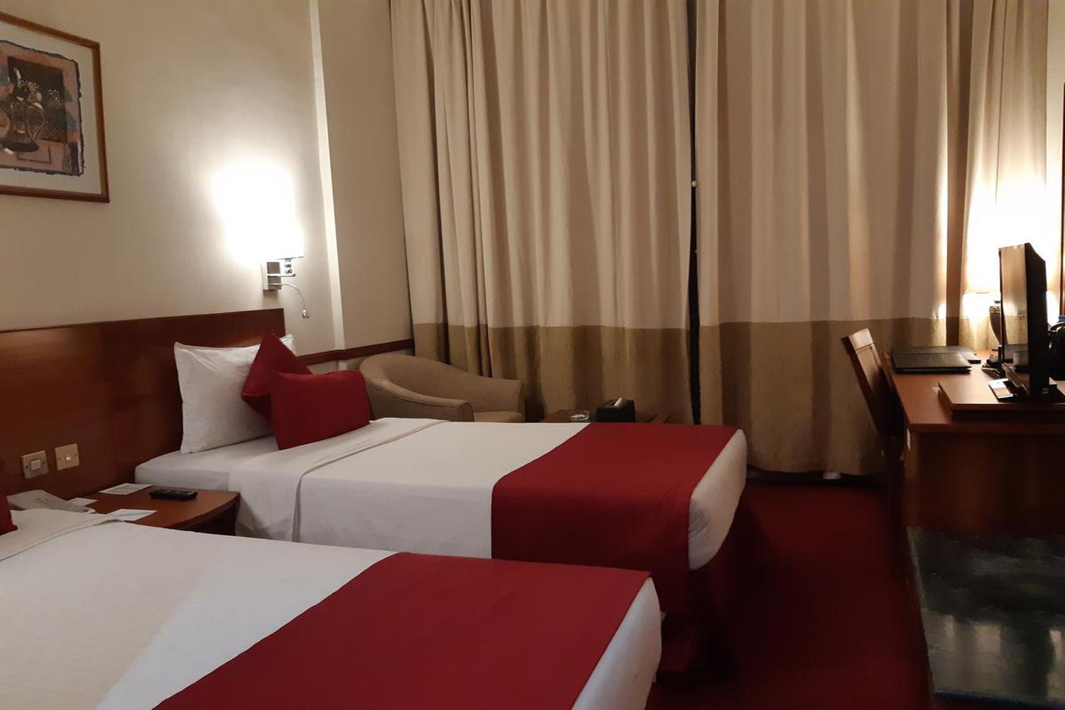 Hotel Luxe Manor Near Delhi Airport
