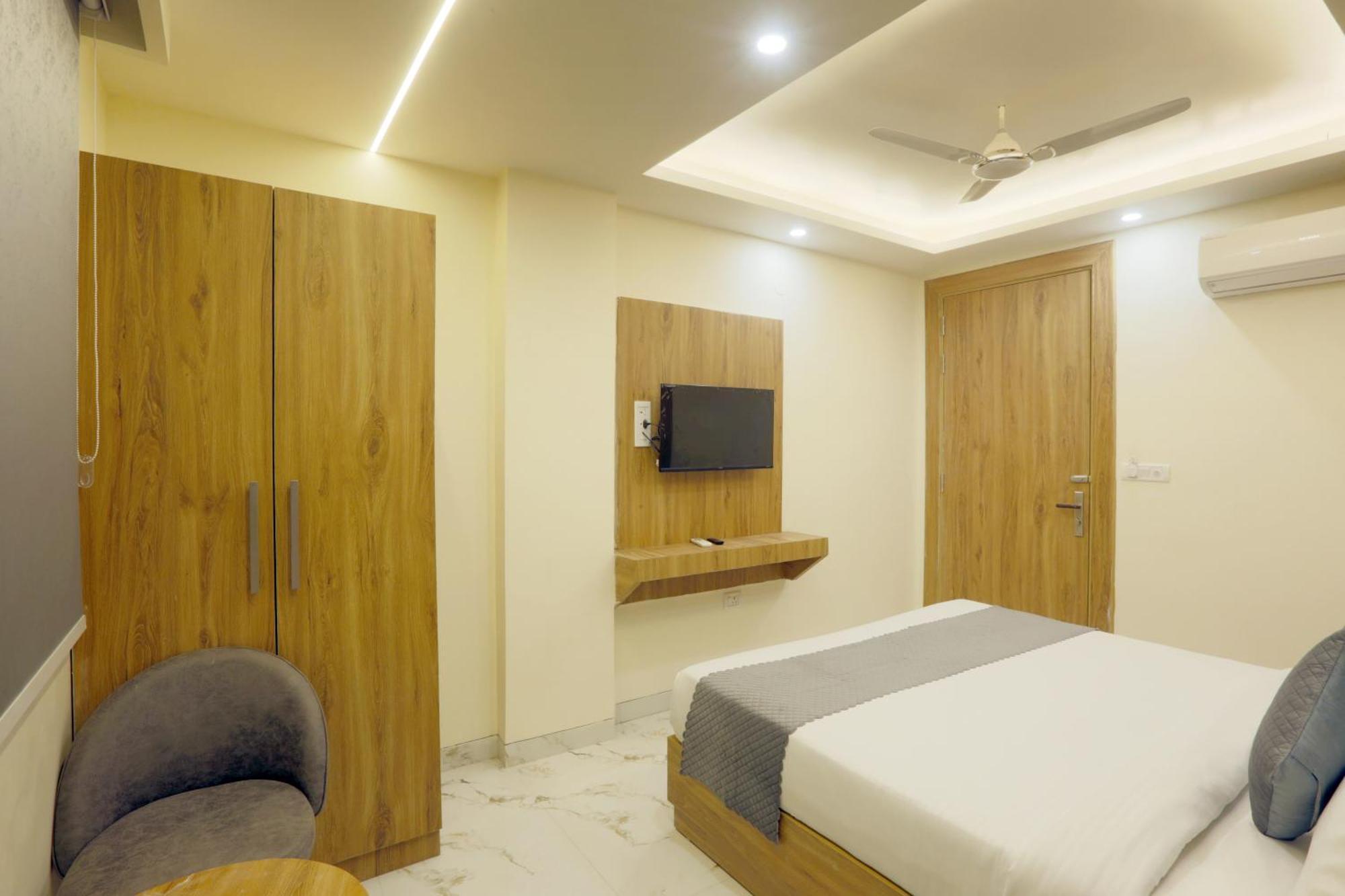 Luxe Manor Near Delhi Airport New Delhi